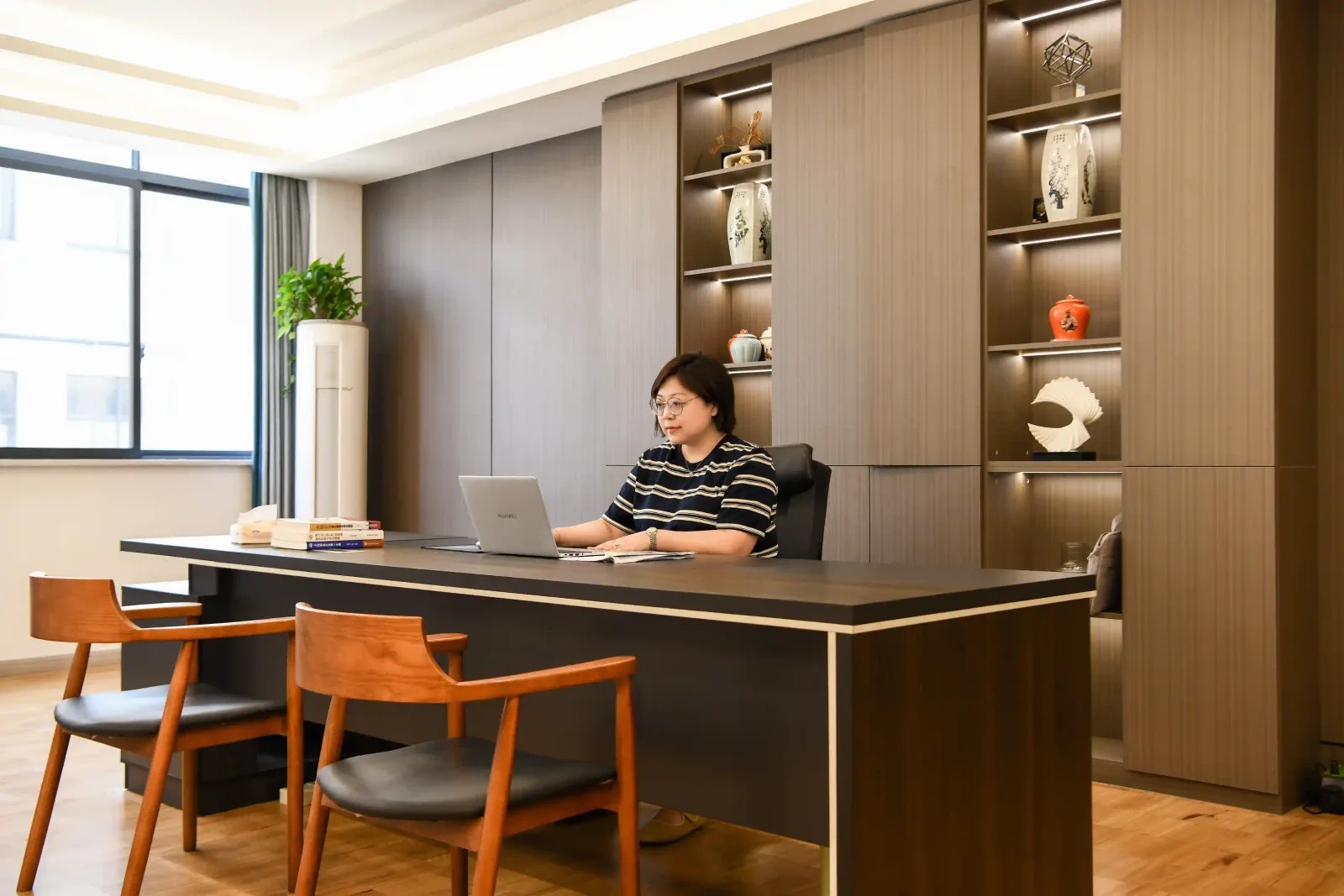 Geschäftsleitung von HAO Eyewear in der Zentrale in Shenzhen